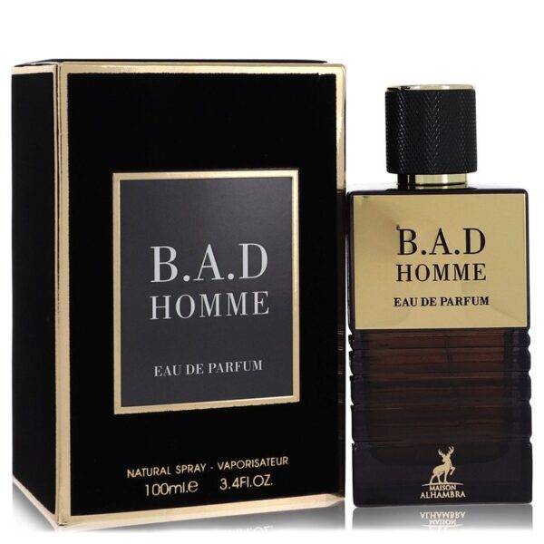 בקבוק ובושם B.A.D HOMME, 100 מ"ל, בעיצוב אלגנטי עם אריזת קרטון שחורה ומלוטשת.