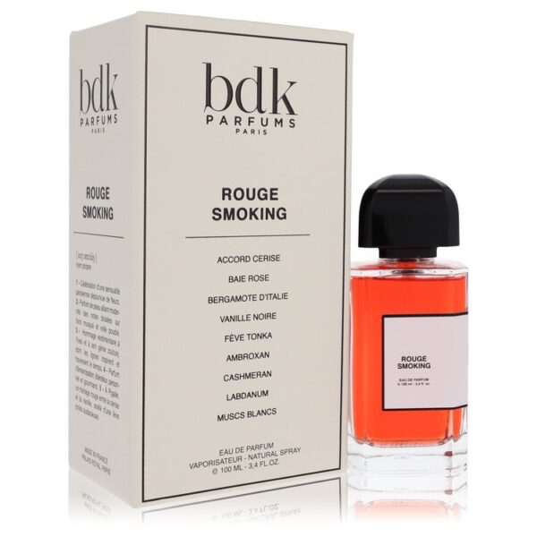 בקבוק בושם "רוּז סמוֹקינג" של BDK Parfums, המיוצר בפריז, מציג ניחוחות של דובדבן, ורד, ברגמוט, וניל, פולי טונקה ואמברוקסן. הבושם מגיע בנפח של 100 מ"ל ומיועד לשימוש יומיומי.