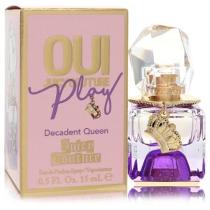 בקבוקון בושם "Decadent Queen" של Juicy Couture, בעיצוב אלגנטי עם תכשיט בצורת כתר, מכיל 15 מ"ל של Eau de Parfum. האריזה ורודה עם כיתוב זהב וכוללת עיצוב מודרני ואופנתי.