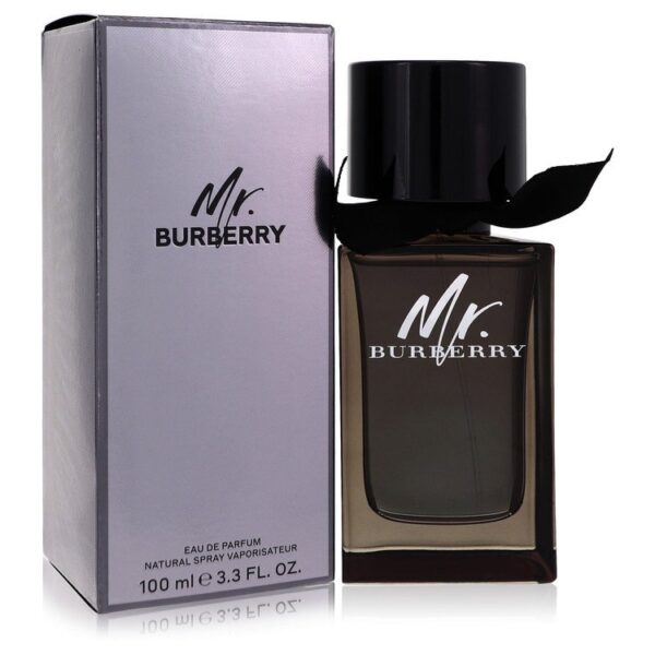בקבוק בושם "Mr. Burberry" בגודל 100 מ"ל, בתיבת אריזה יוקרתית, מציג עיצוב מודרני ופשוט עם מכסה שחור ורצועת בד.