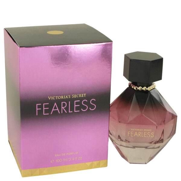 בקבוק הבושם "Fearless" של ויקטוריה'ס סיקרט, בעיצוב ייחודי עם גוון פוקסיה ושחור, בנפח 100 מ"ל.