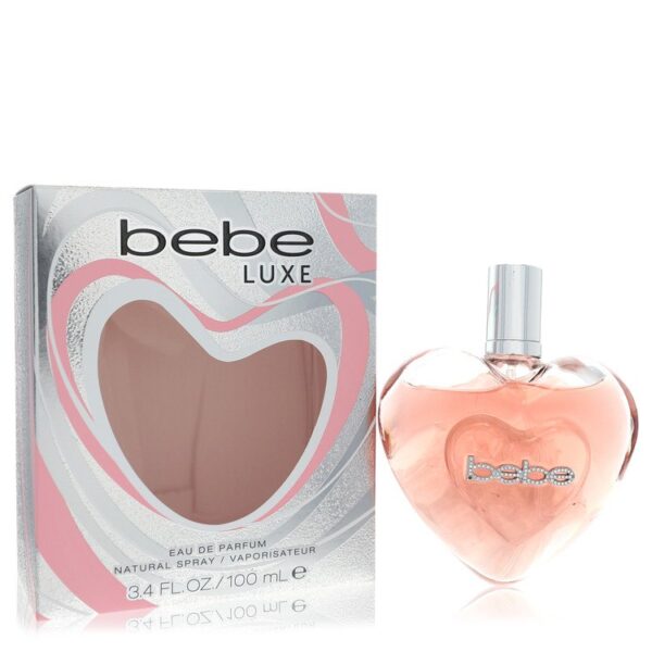 בקבוק של בושם "בebe Luxe" בעיצוב לב עם אריזת קרטון נוצצת, בנפח 100 מ"ל.