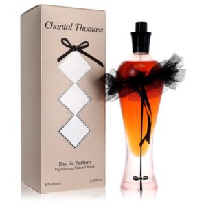 בקבוק בושם של שאנטל תומאס, Eau de Parfum בנפח 100 מ"ל, עם עיצוב אלגנטי ועטיפה מעוטרת בסרט שחור.